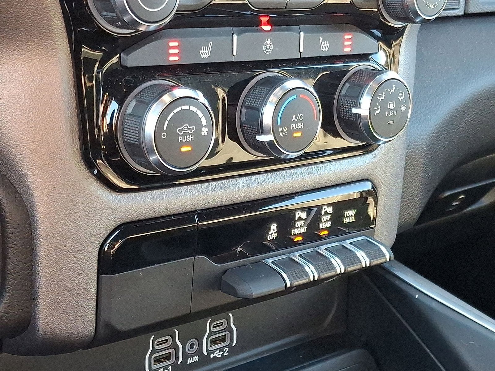 2025 RAM 1500 Big Horn Crew Cab 4x4 5'7" Box