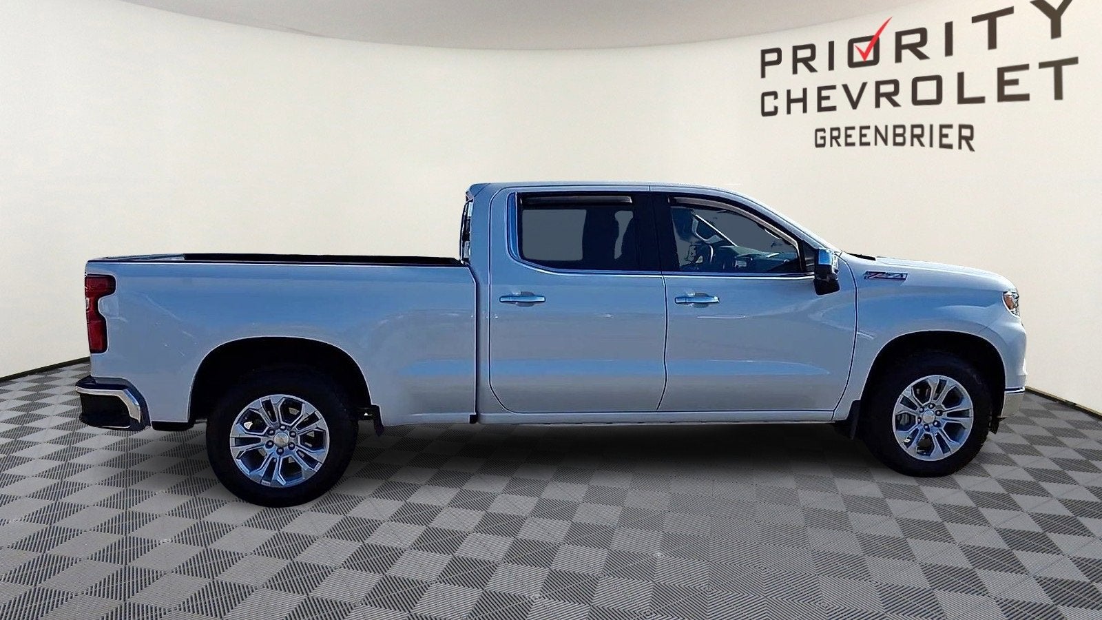 2025 Chevrolet Silverado 1500 LTZ