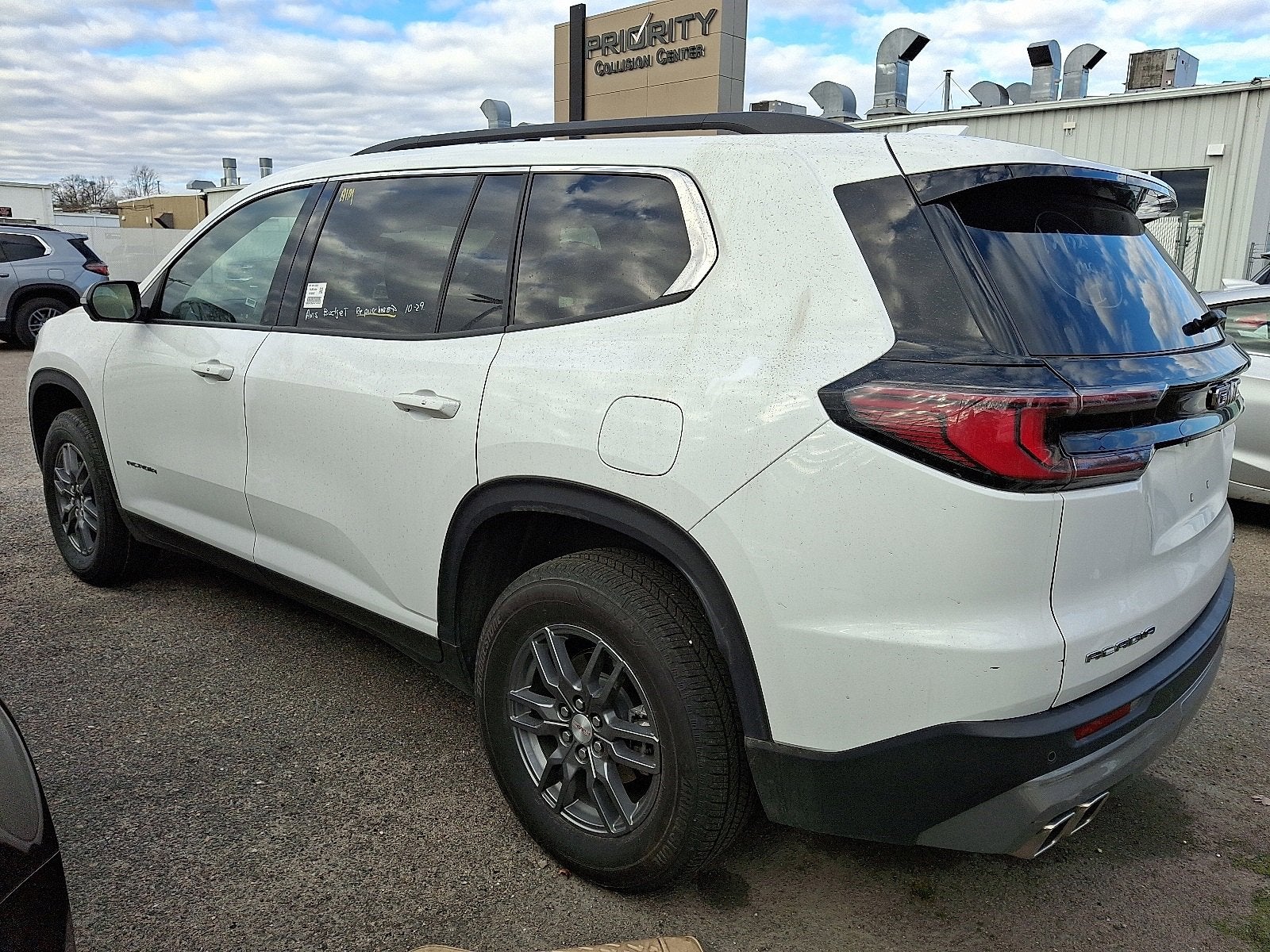 2025 GMC Acadia Elevation