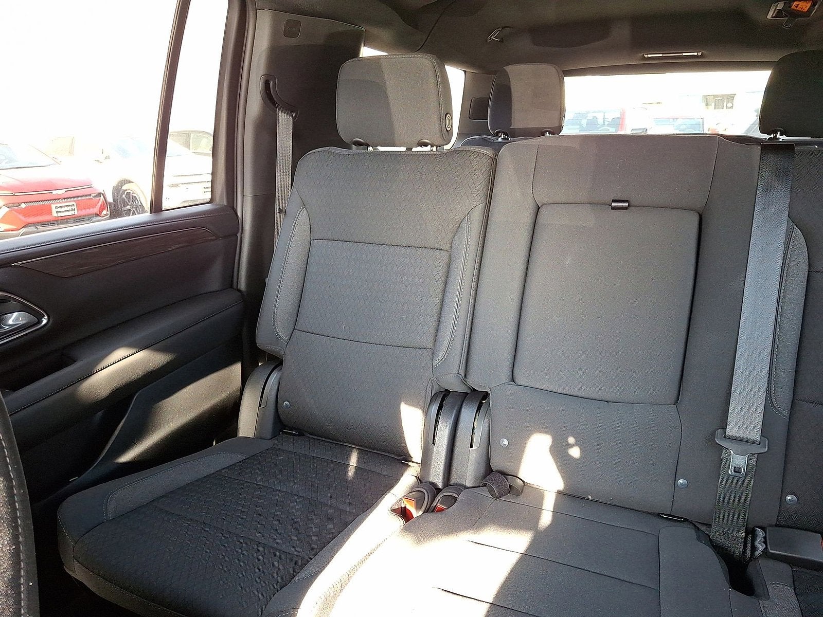 2024 Chevrolet Suburban LS