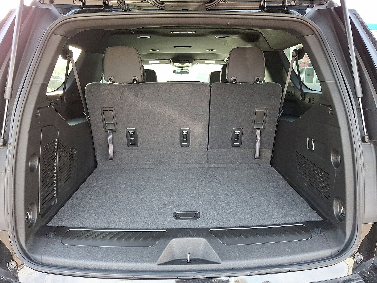 2024 Chevrolet Suburban LS