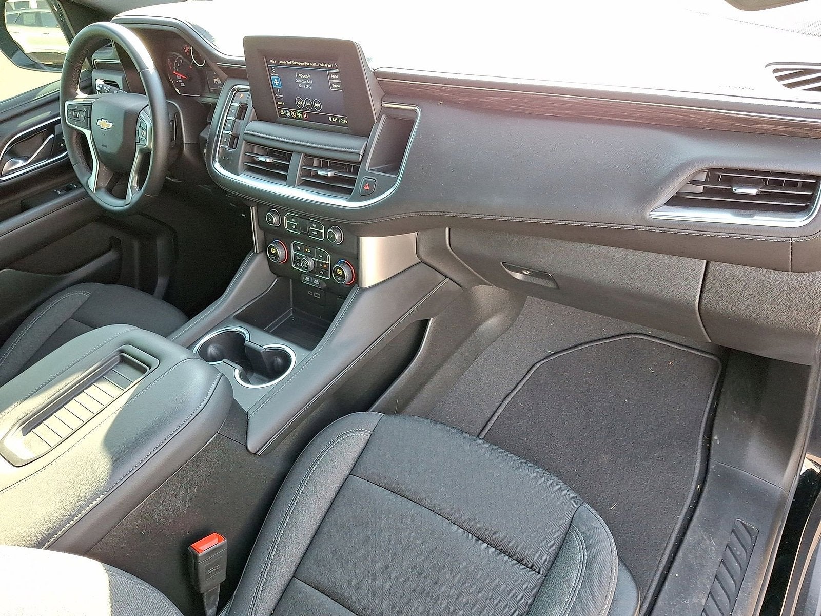 2024 Chevrolet Suburban LS