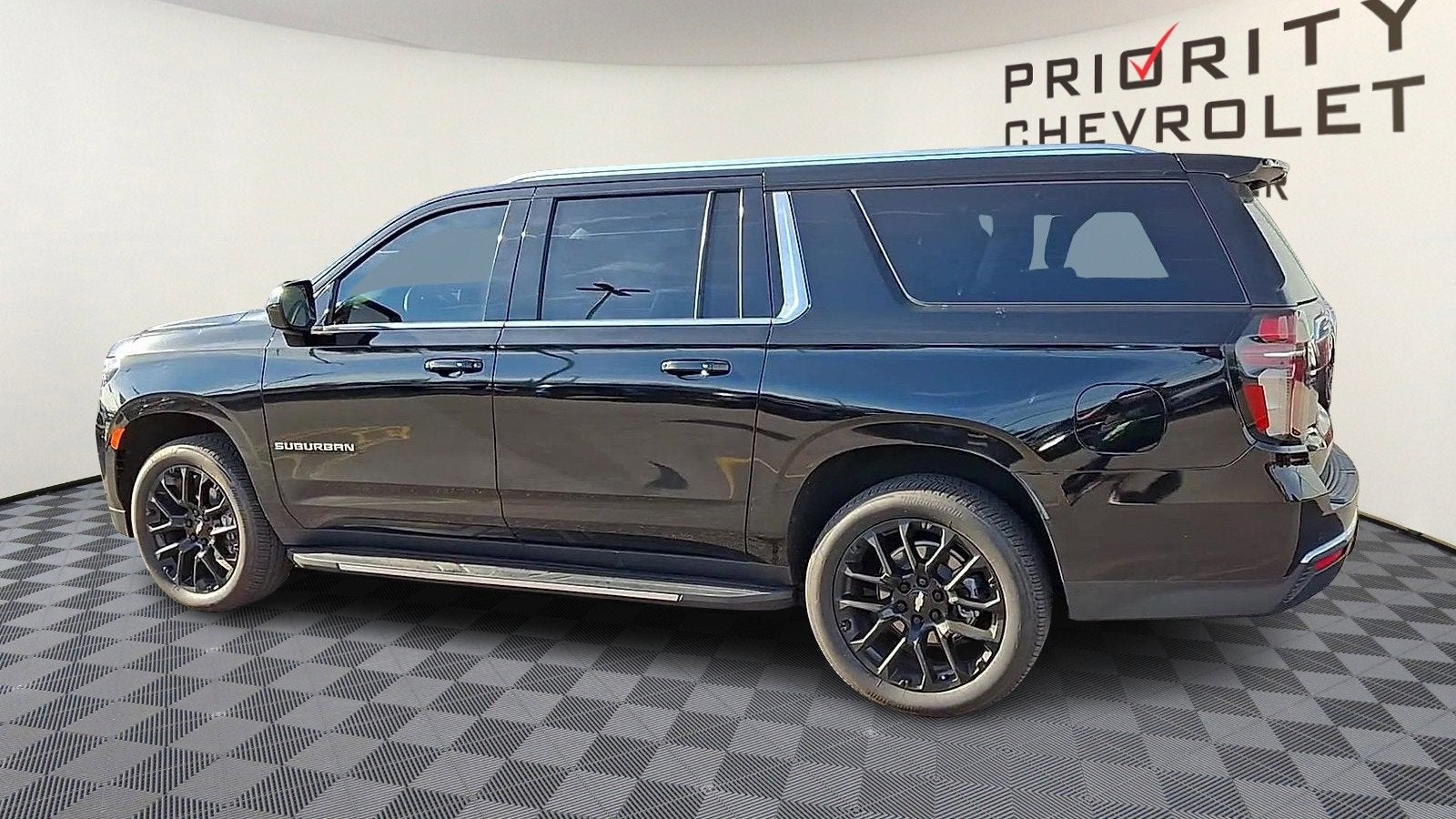 2024 Chevrolet Suburban LS