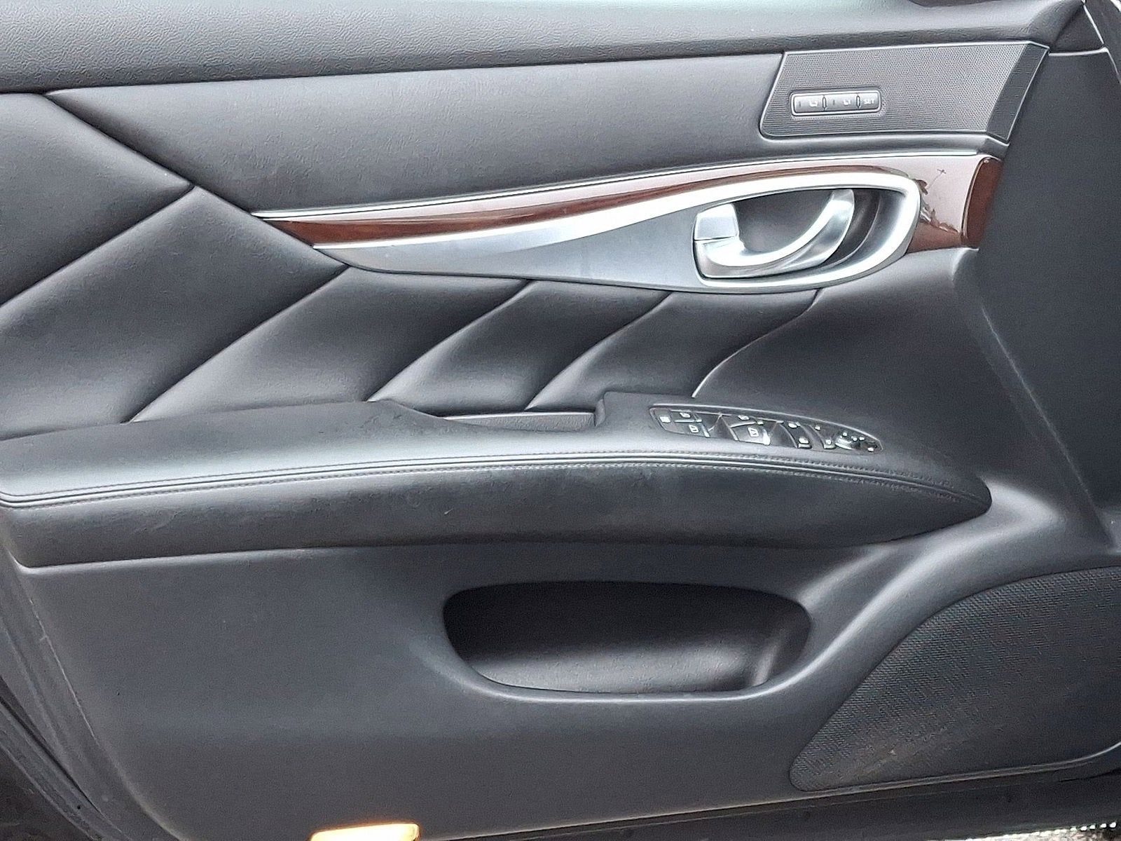 2017 INFINITI Q70L 3.7X