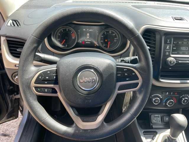 2017 Jeep Cherokee Sport