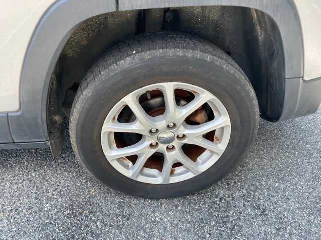 2017 Jeep Cherokee Sport