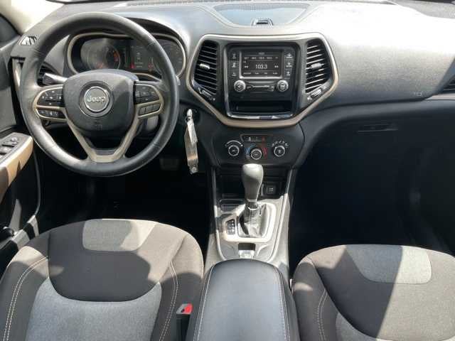 2017 Jeep Cherokee Sport