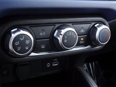 2023 Nissan Versa 1.6 SV