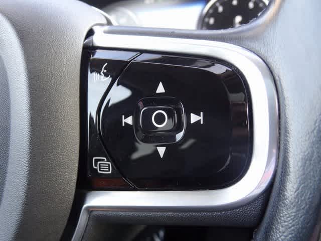 2018 Volvo XC90 T6 Momentum