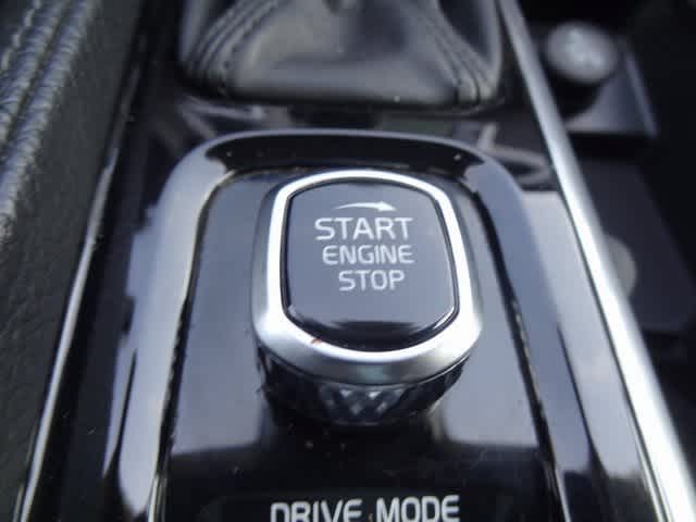 2018 Volvo XC90 T6 Momentum