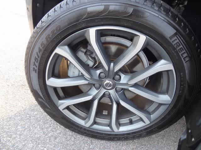 2018 Volvo XC90 T6 Momentum