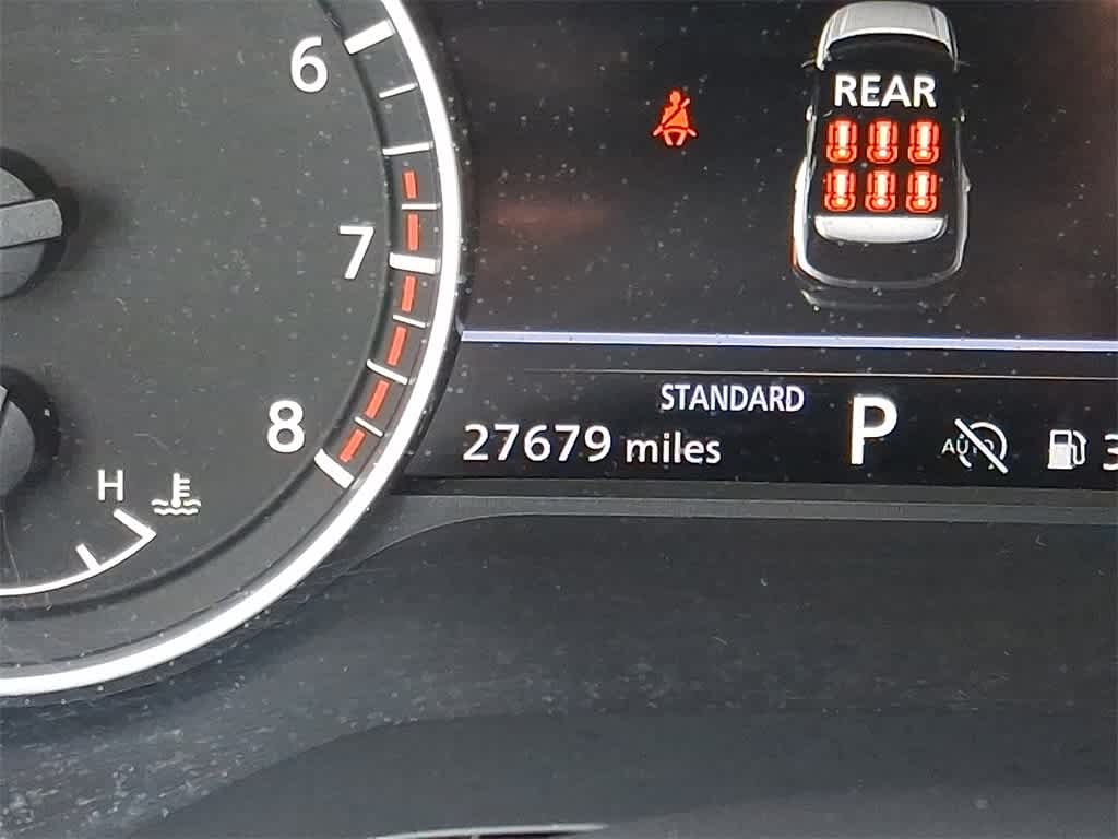 2025 Nissan Pathfinder SV