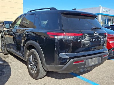 2024 Nissan Pathfinder SV