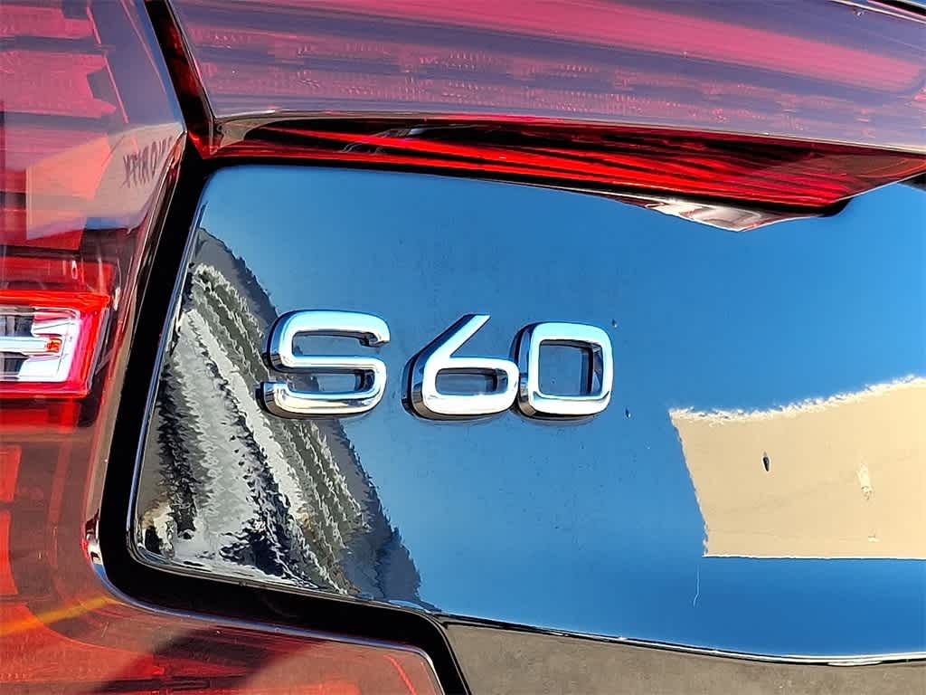 2024 Volvo S60 Core Dark Theme