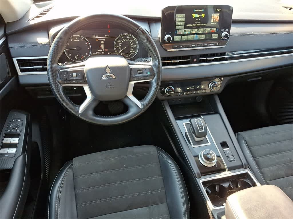 2024 Mitsubishi Outlander SE