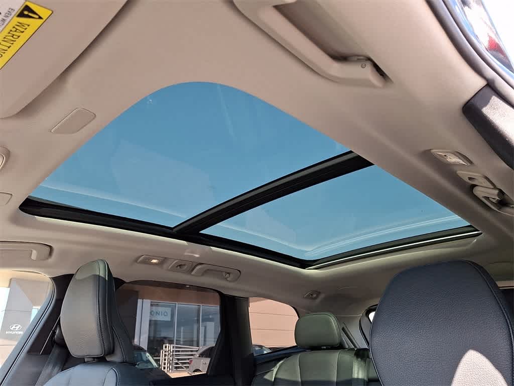 2024 Volvo XC60 Plus Dark Theme