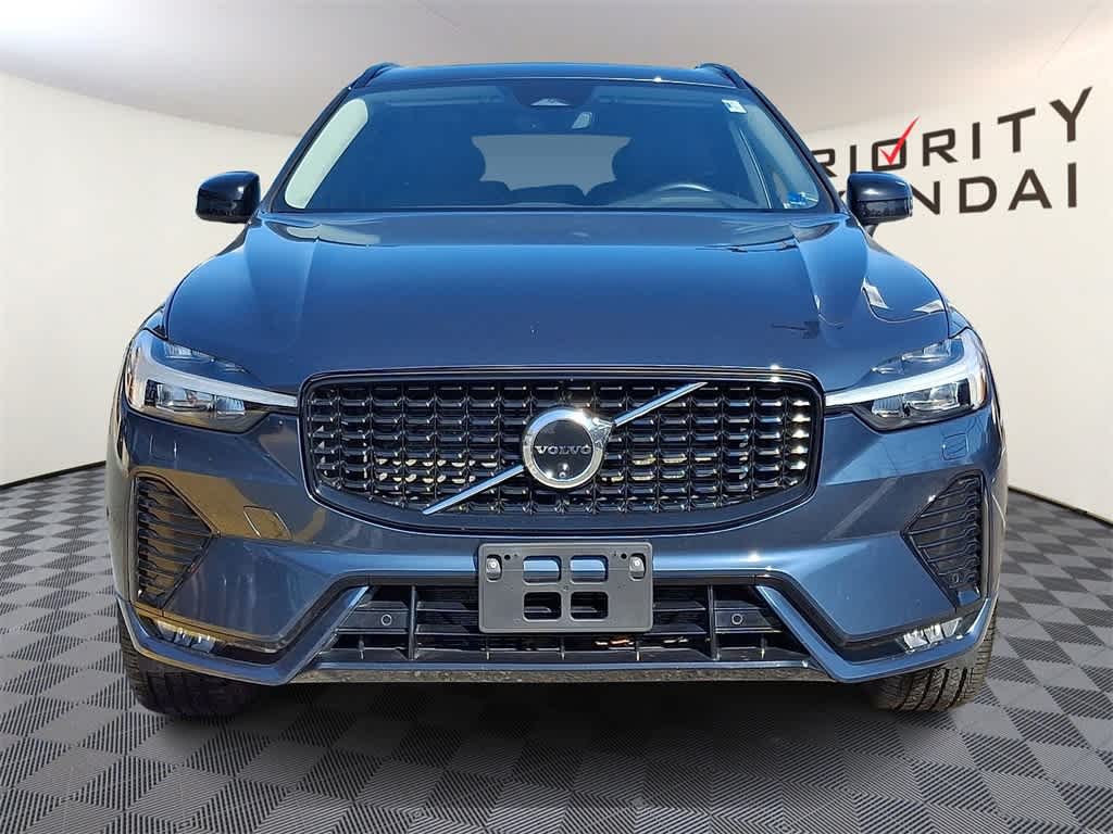 2024 Volvo XC60 Plus Dark Theme