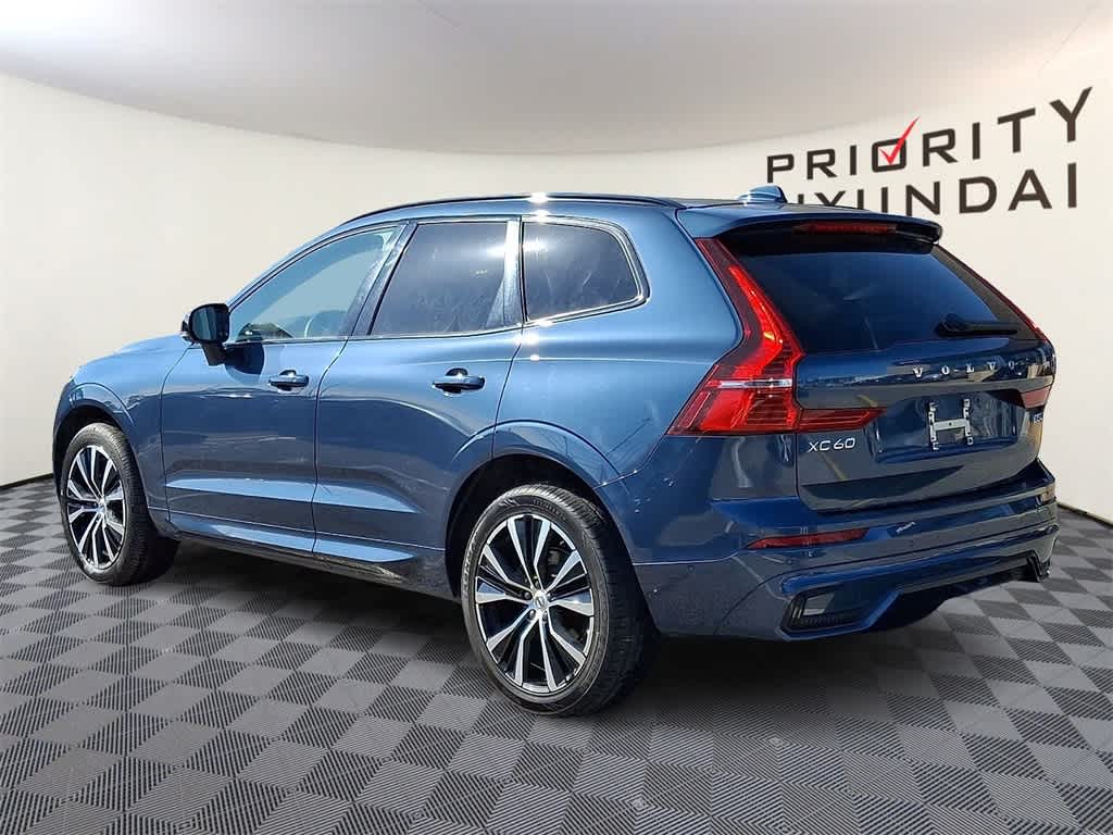 2024 Volvo XC60 Plus Dark Theme