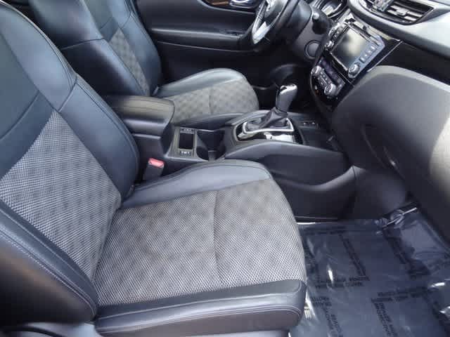 2022 Nissan Rogue Sport SV