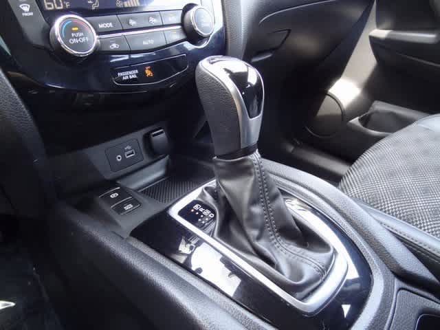 2022 Nissan Rogue Sport SV