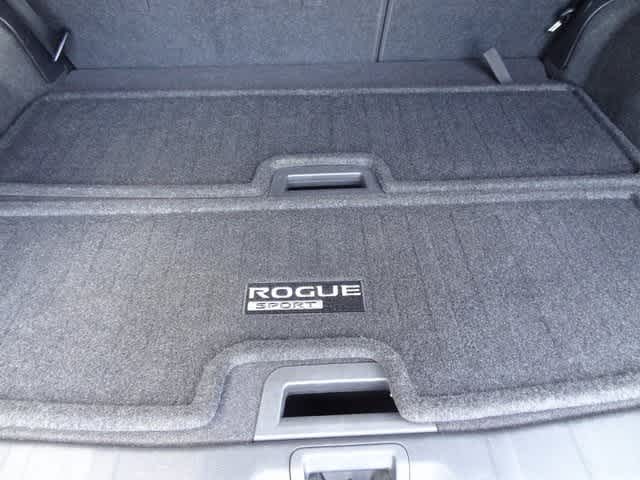 2022 Nissan Rogue Sport SV