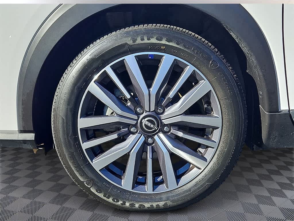 2024 Nissan Kicks SR