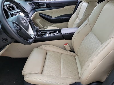 2023 Nissan Maxima Platinum