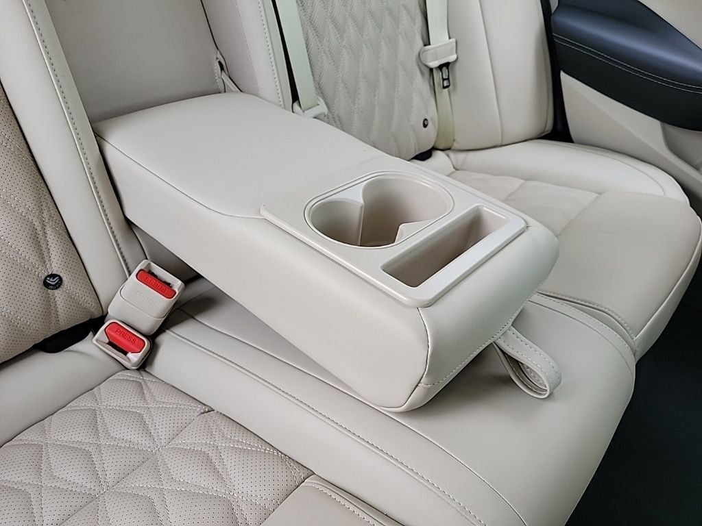 2023 Nissan Maxima Platinum