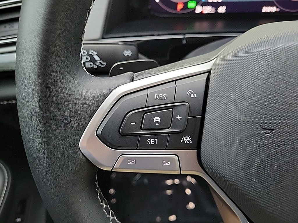 2024 Volkswagen Atlas Cross Sport 2.0T SE w/Technology