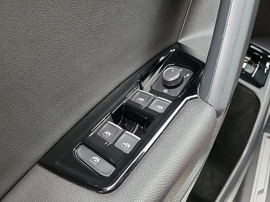 2019 Volkswagen Tiguan 2.0T SEL R-Line 4Motion