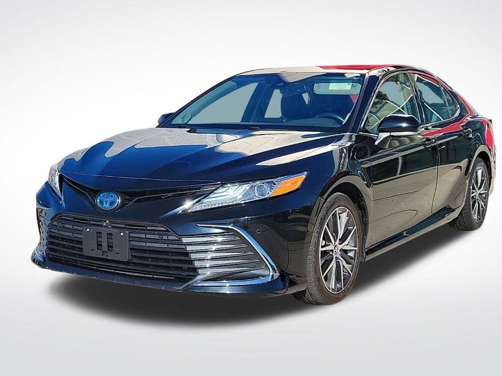 2022 Toyota Camry Hybrid XLE