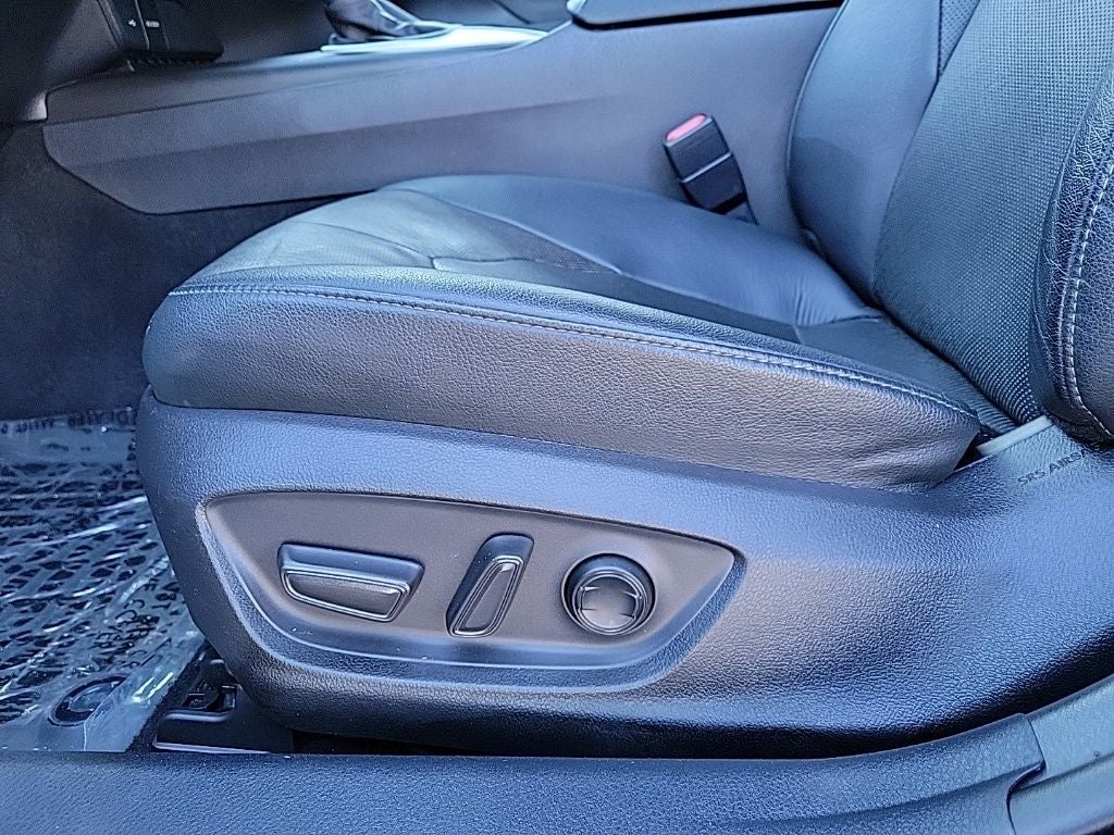 2022 Toyota Camry Hybrid XLE