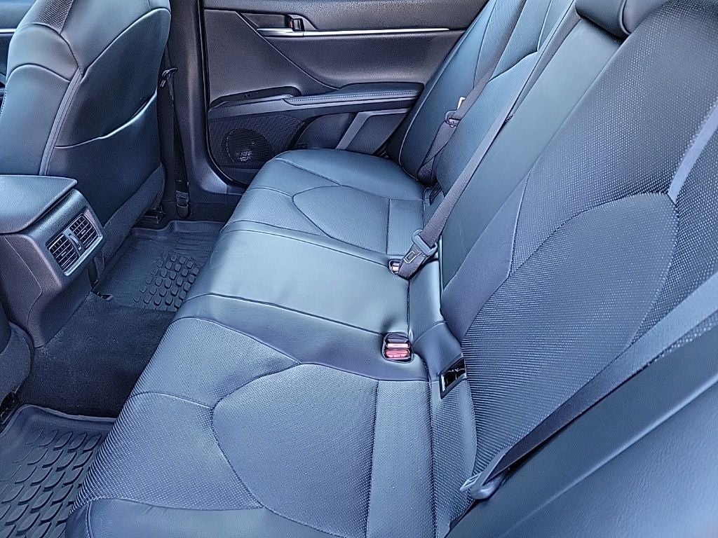 2022 Toyota Camry Hybrid XLE