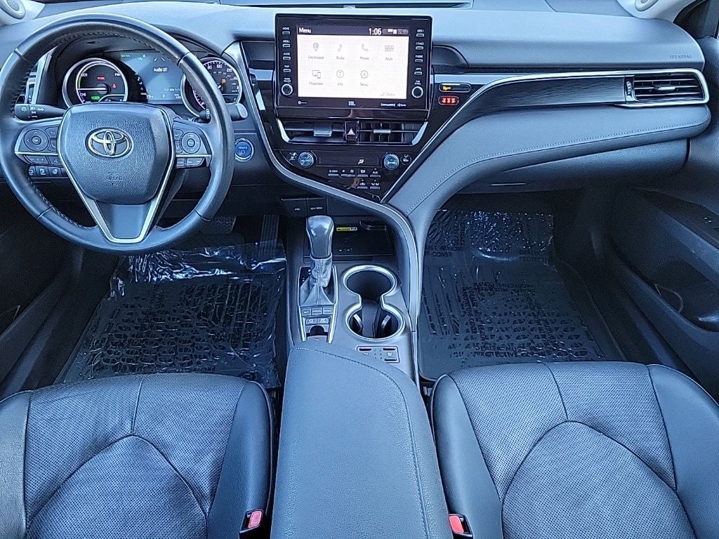 2022 Toyota Camry Hybrid XLE