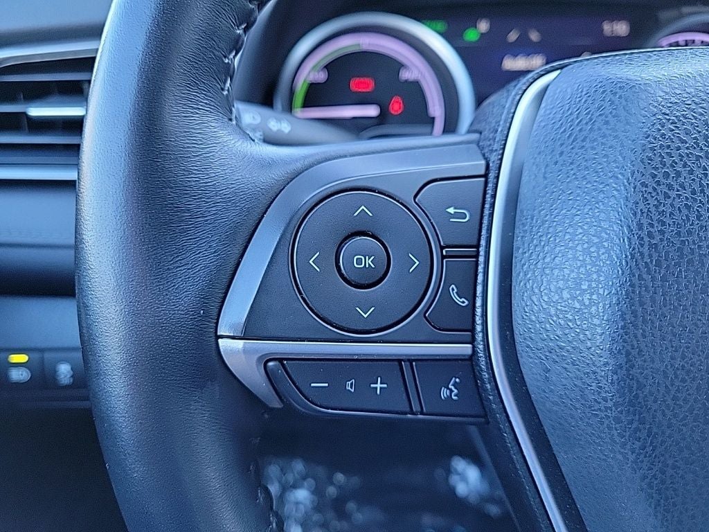 2022 Toyota Camry Hybrid XLE