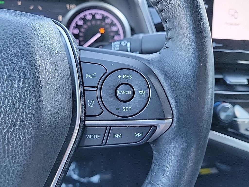 2022 Toyota Camry Hybrid XLE