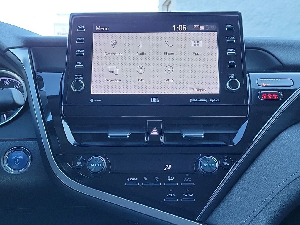 2022 Toyota Camry Hybrid XLE