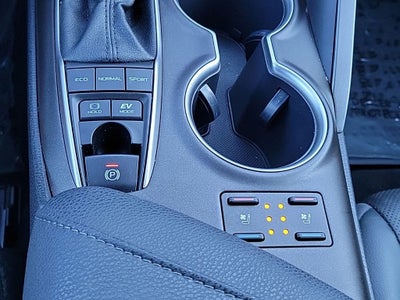 2022 Toyota Camry Hybrid XLE