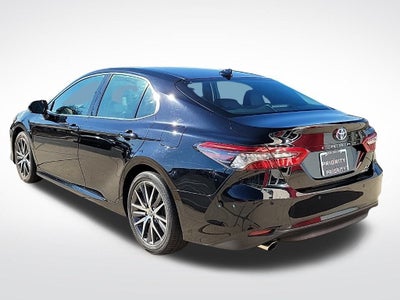 2022 Toyota Camry Hybrid XLE