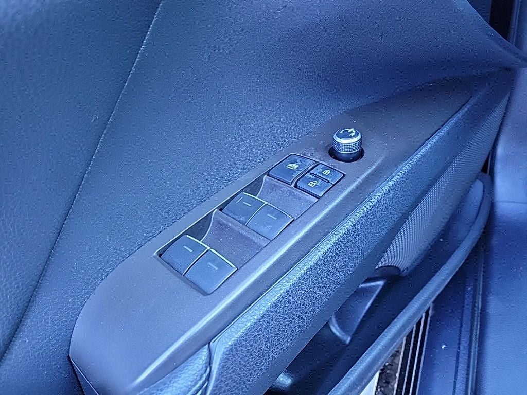 2022 Toyota Camry Hybrid XLE