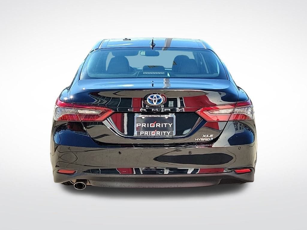 2022 Toyota Camry Hybrid XLE