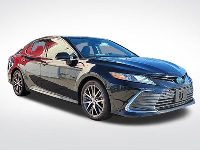 2022 Toyota Camry Hybrid XLE