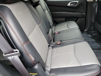 2020 Nissan Pathfinder SL