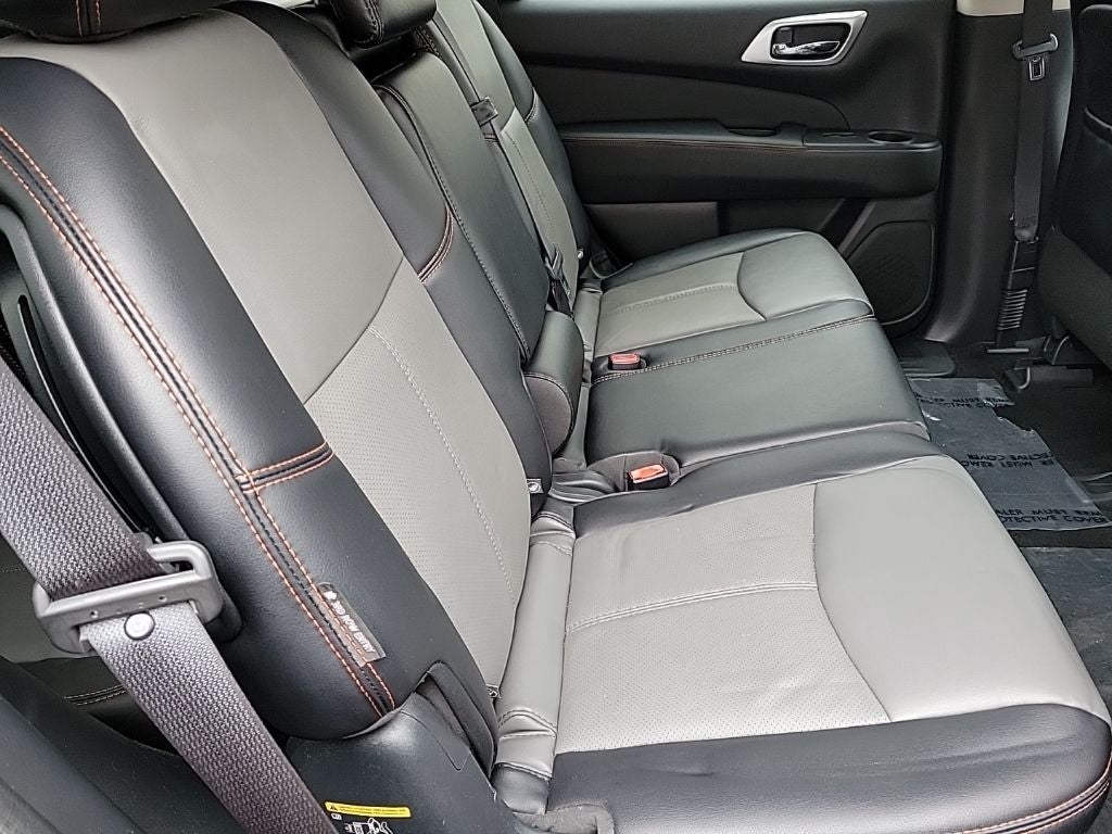 2020 Nissan Pathfinder SL