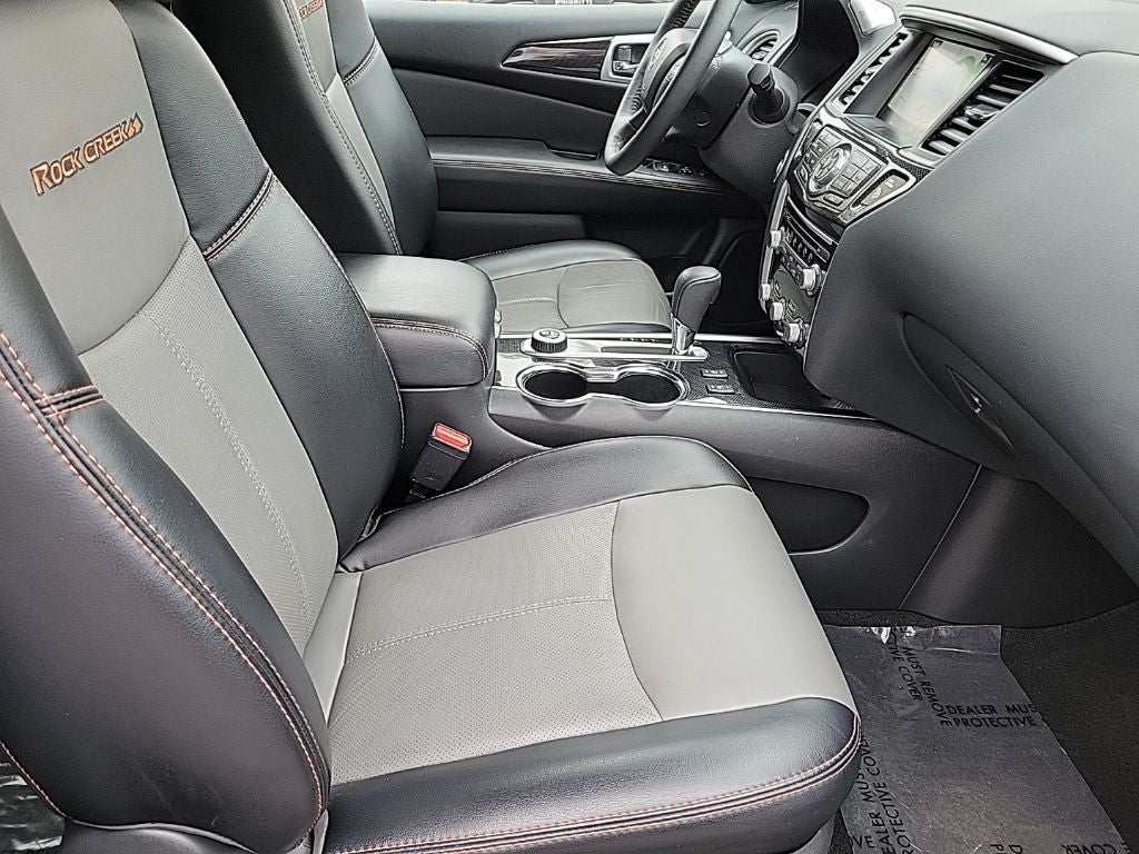 2020 Nissan Pathfinder SL