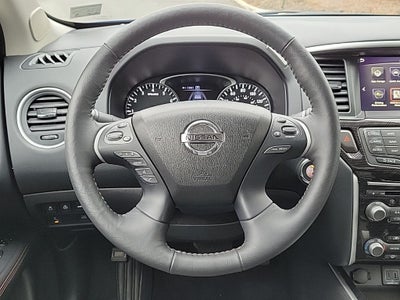 2020 Nissan Pathfinder SL