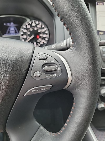 2020 Nissan Pathfinder SL