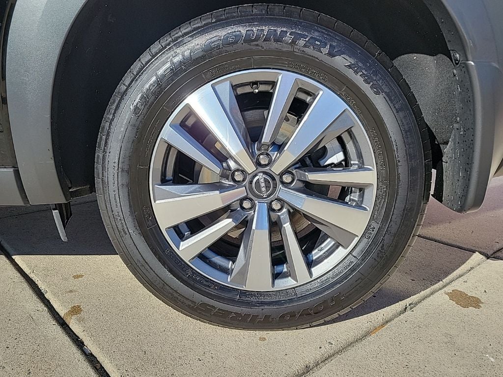 2024 Nissan Pathfinder SL