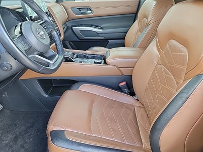 2023 Nissan Pathfinder Platinum
