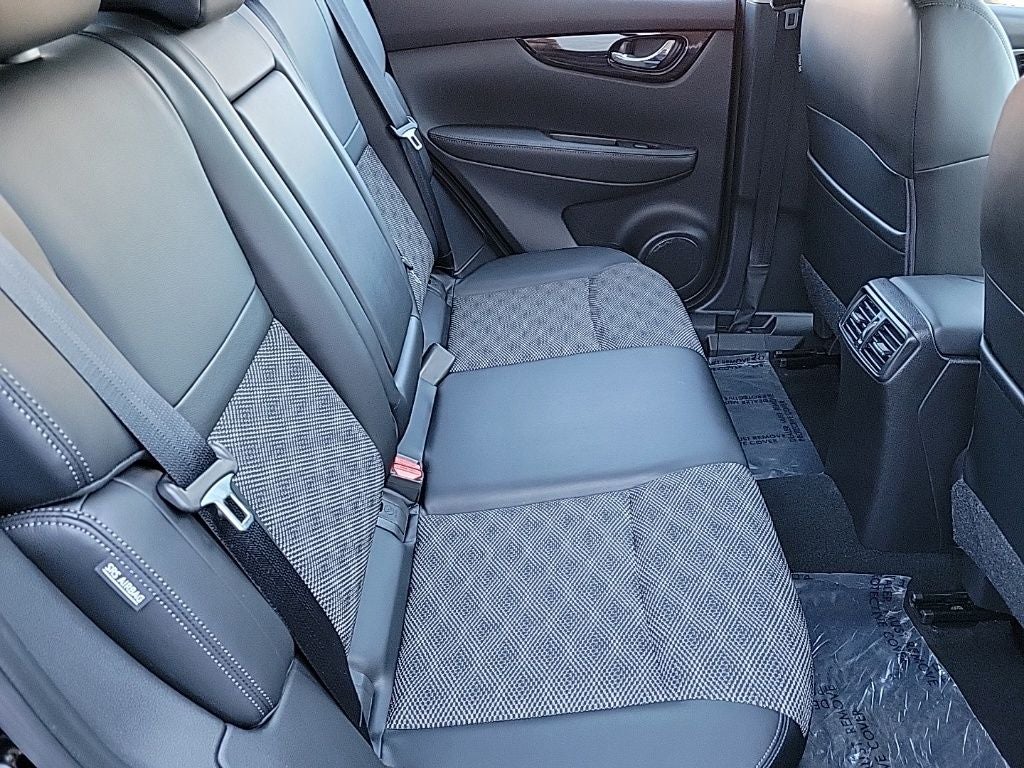 2022 Nissan Rogue Sport SV